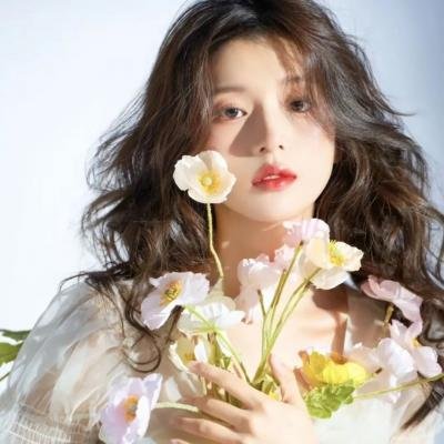 多多握握她的手